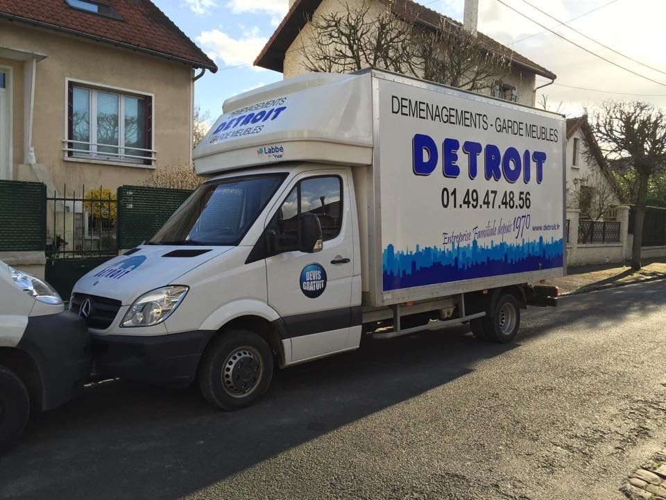 camion de déménagement nouveau